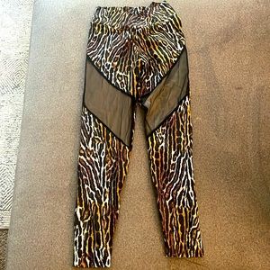 Leopard leggings scrunch butt